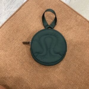 Lululemon NWOT round pouch Rainforest Green